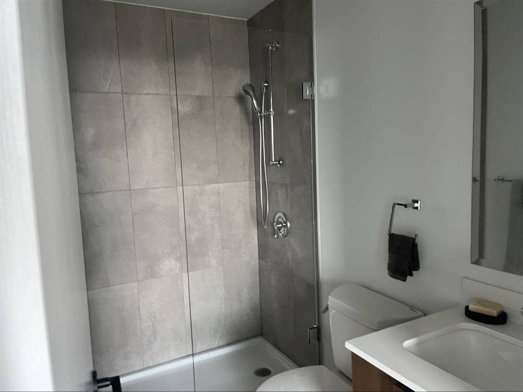 Looking for a Roommate