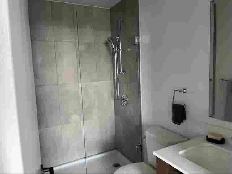 Looking for a Roommate