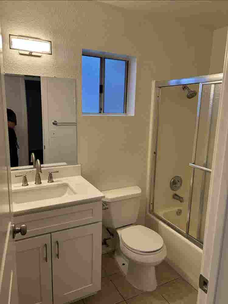 Looking for roomate!