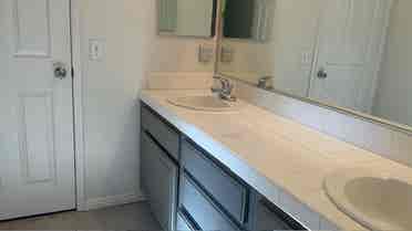 Spacious 1BR w/Walk-In Closet