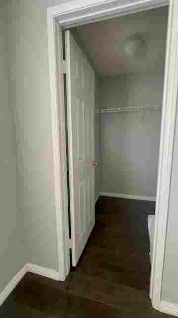 Spacious 1BR w/Walk-In Closet