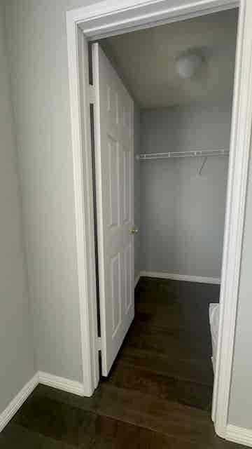 Spacious 1BR w/Walk-In Closet