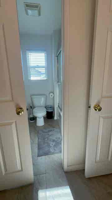 Spacious 1BR w/Walk-In Closet