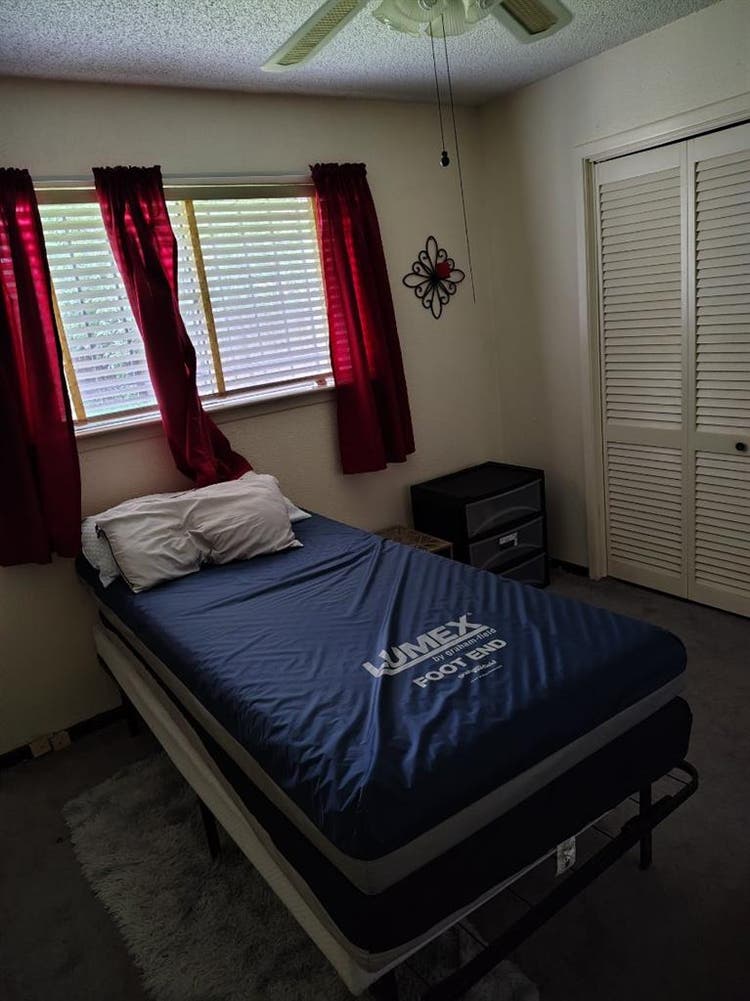 Room for rent!