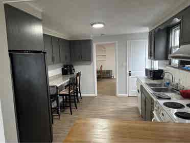 Furnished 6 bed house near Marist