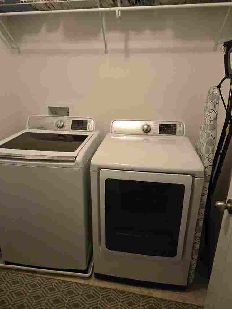 🏡 2 Rooms for Rent Gated Townhouse