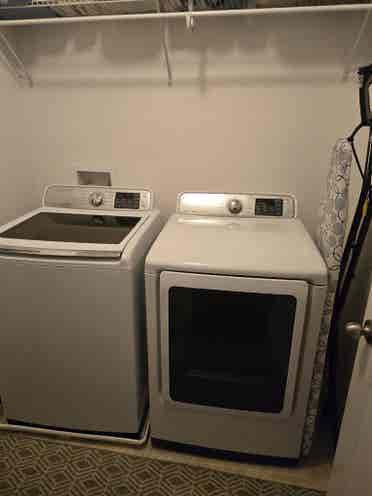 🏡 2 Rooms for Rent Gated Townhouse