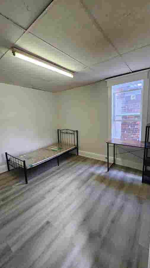 Room for Rent at College 