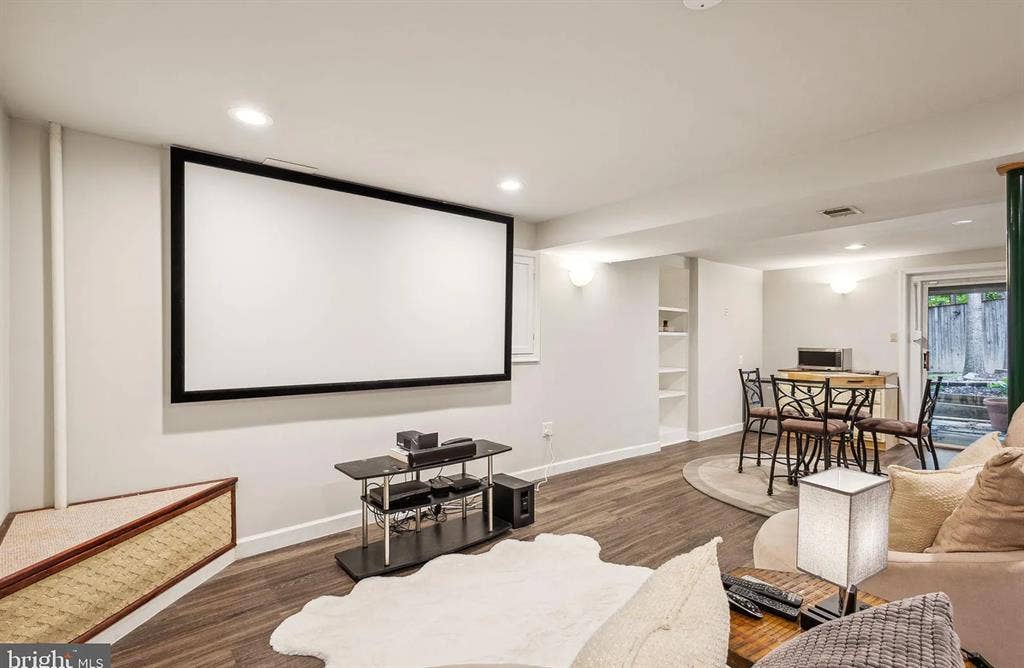 Spacious basement W/private bedroom