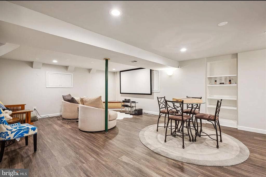 Spacious basement W/private bedroom