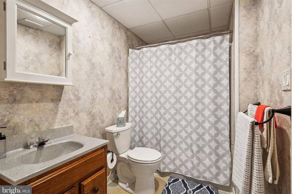Spacious basement W/private bedroom