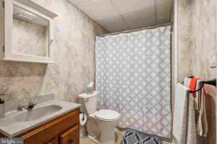Spacious basement W/private bedroom