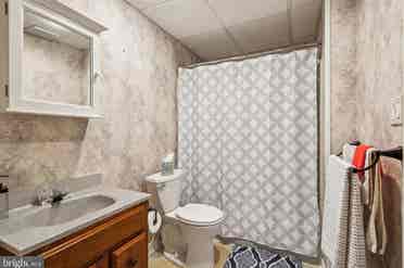 Spacious basement W/private bedroom
