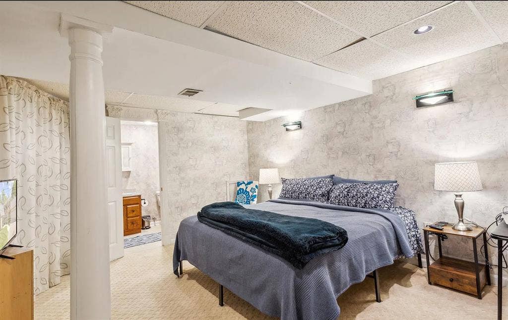 Spacious basement W/private bedroom