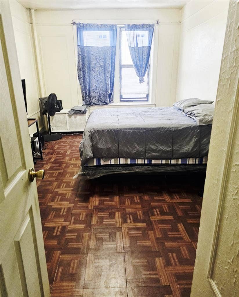 Looking For a Roommate