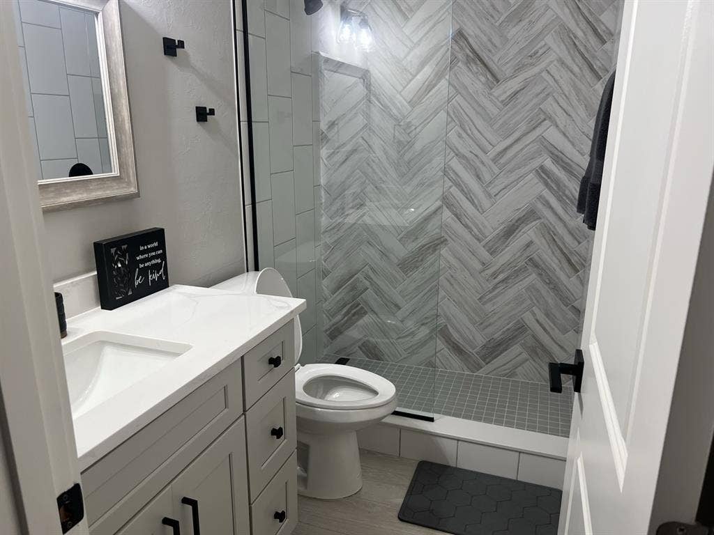 One room for rent in 2 b a b