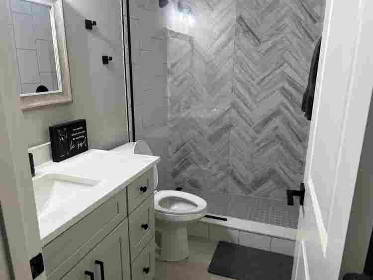 One room for rent in 2 b a b