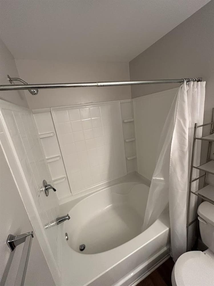 Luxury
 Bedroom w/ Private & Closet