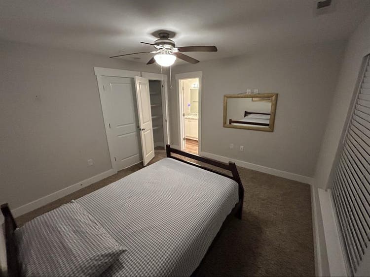 Luxury
 Bedroom w/ Private & Closet