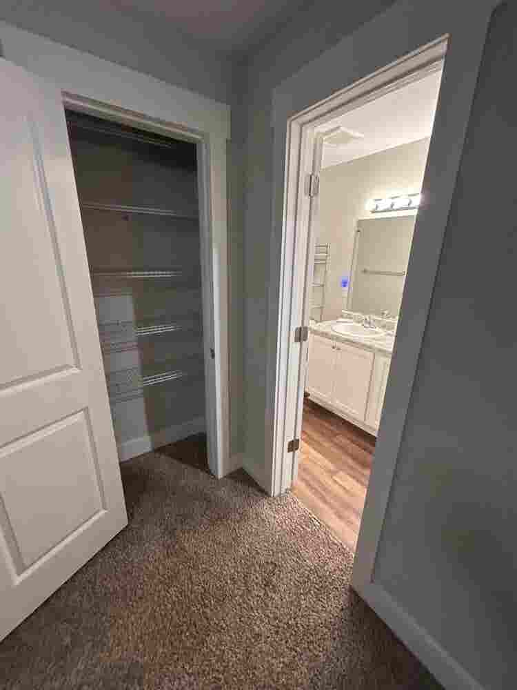Luxury
 Bedroom w/ Private & Closet
