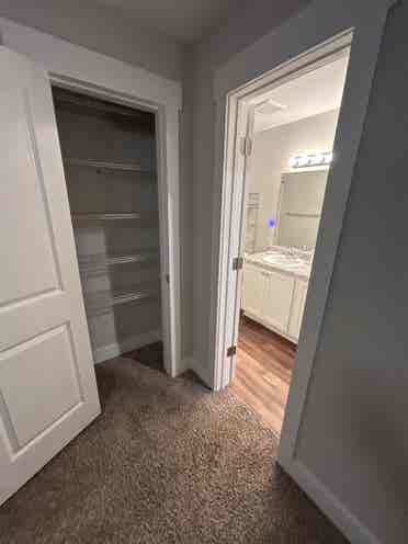 Luxury
 Bedroom w/ Private & Closet