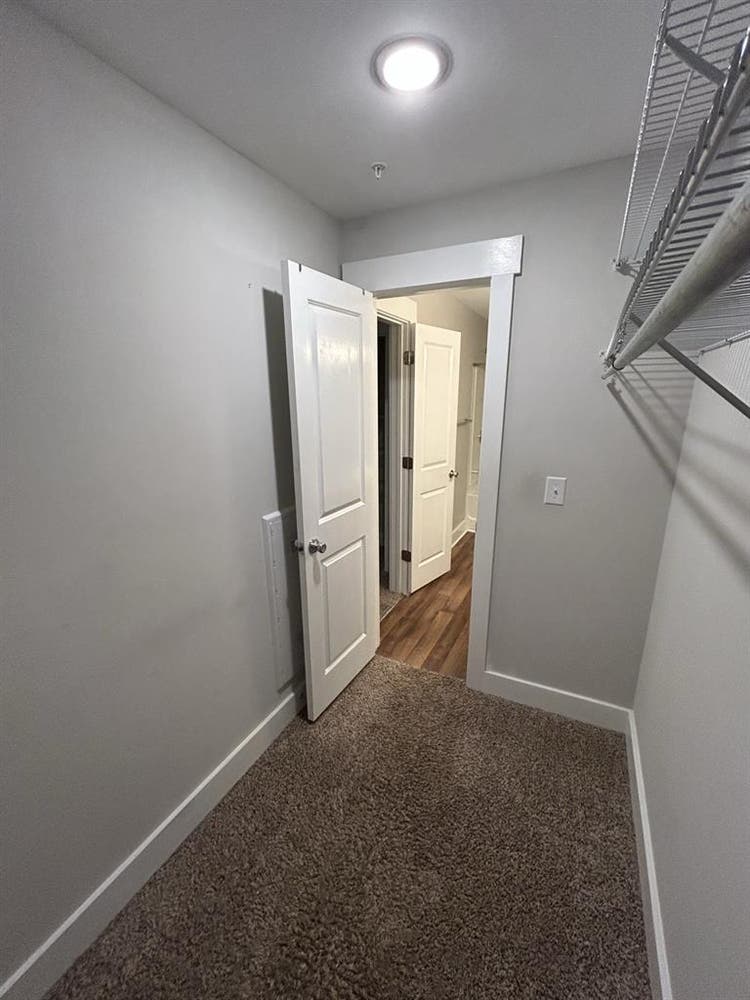 Luxury
 Bedroom w/ Private & Closet