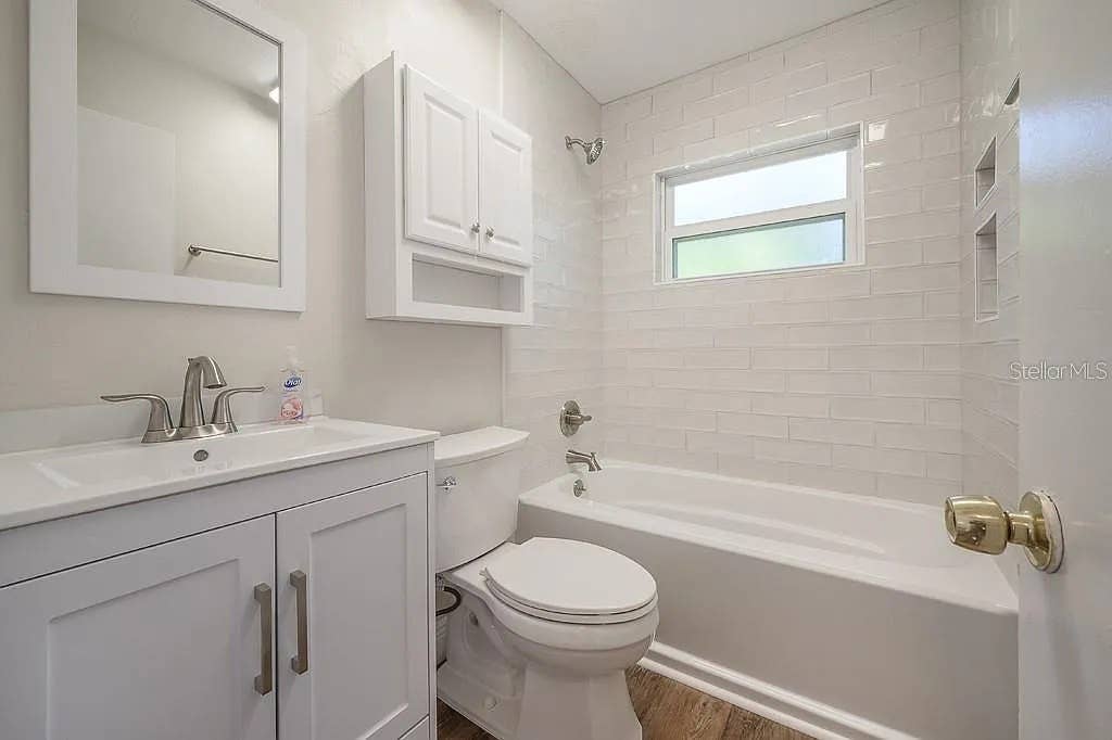 Big room with private bath for rent