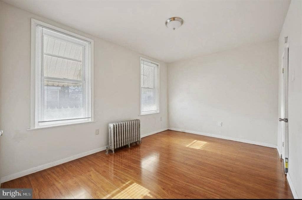 Room for rent in 3 Bedroom House