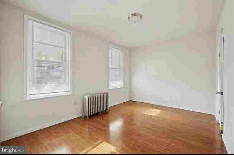 Room for rent in 3 Bedroom House