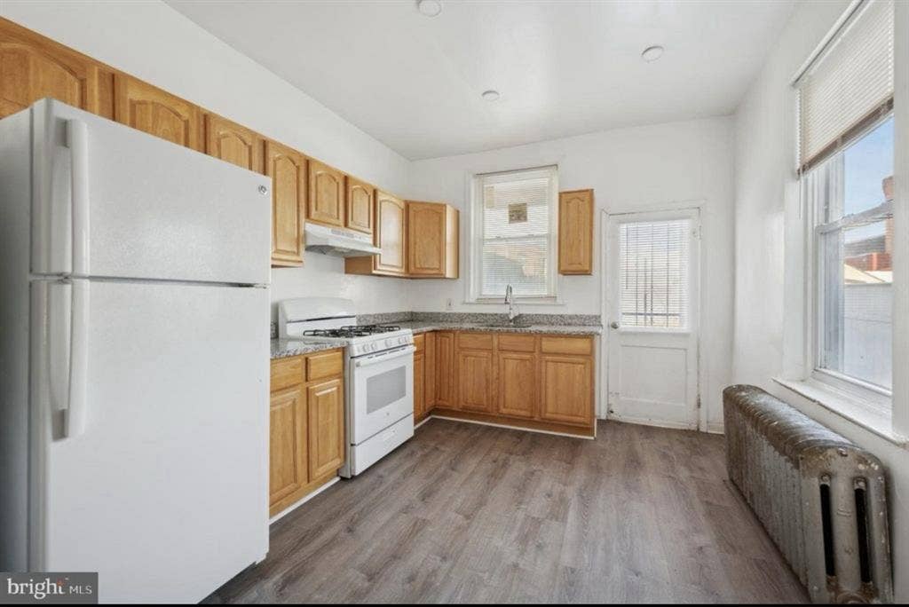 Room for rent in 3 Bedroom House