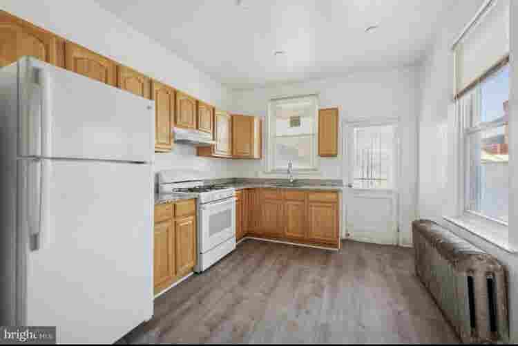 Room for rent in 3 Bedroom House