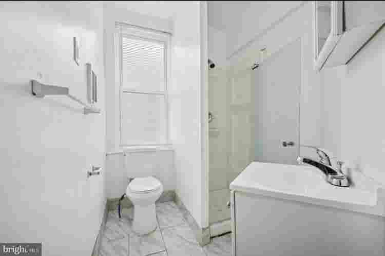 Room for rent in 3 Bedroom House