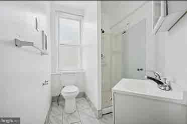 Room for rent in 3 Bedroom House