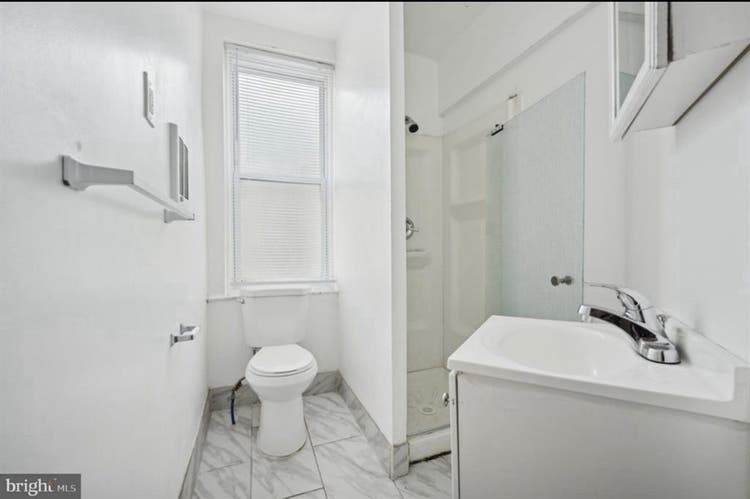 Room for rent in 3 Bedroom House