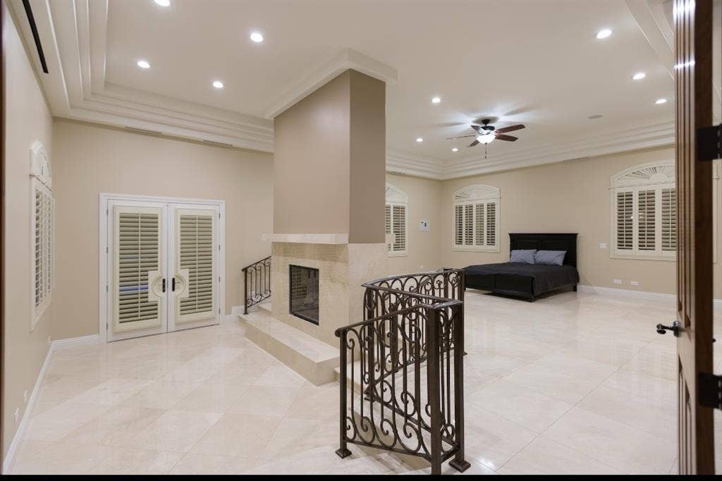 Room with private bathroomm