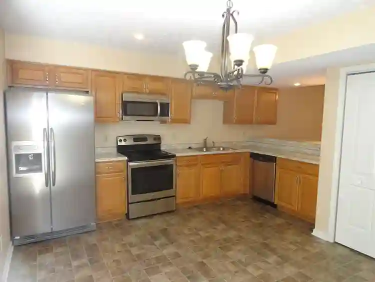 East Sherwood Hills Dr, Bloomington