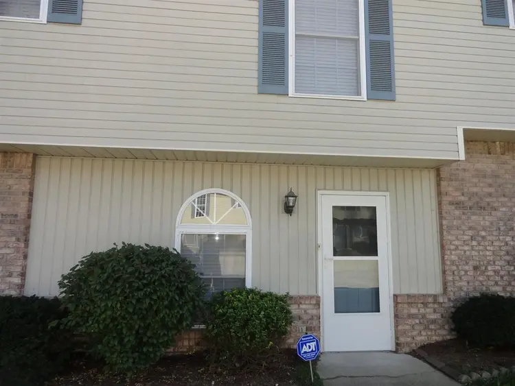 East Sherwood Hills Dr, Bloomington