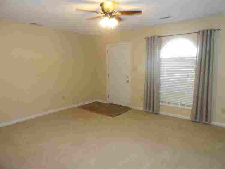 East Sherwood Hills Dr