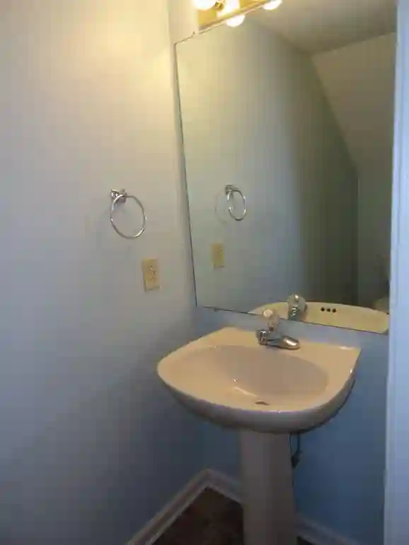 East Sherwood Hills Dr