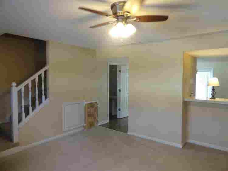 East Sherwood Hills Dr