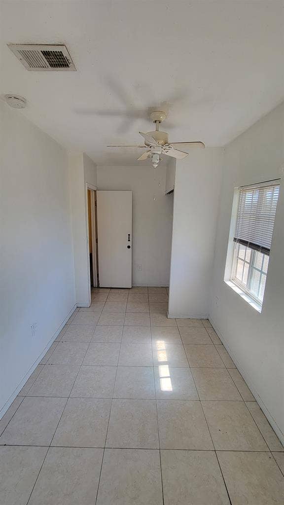 Small Room for Rent in SB