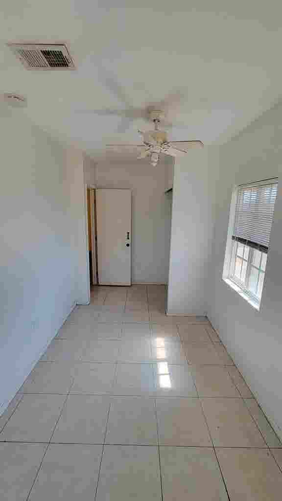 Small Room for Rent in SB