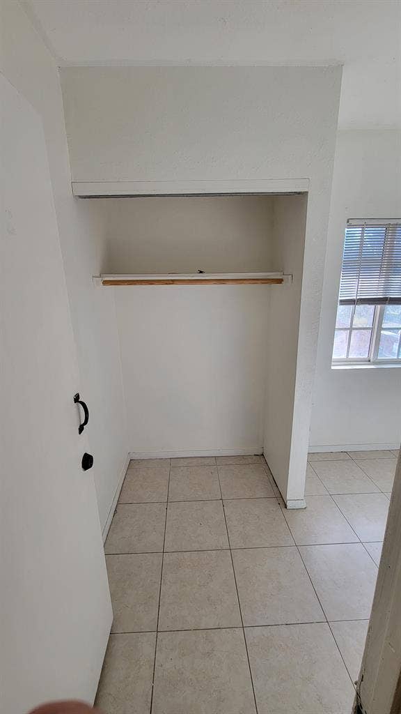 Small Room for Rent in SB