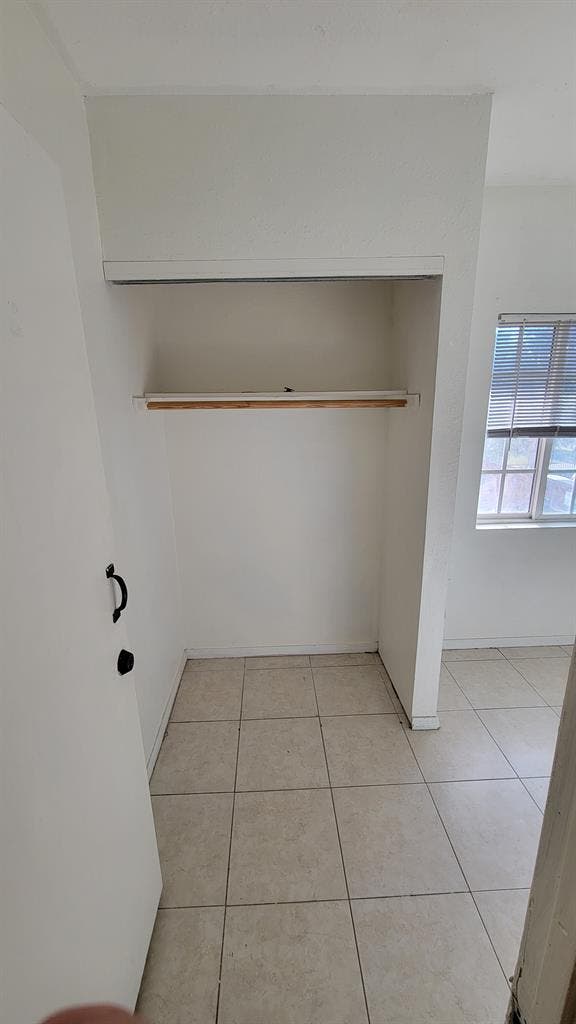 Small Room for Rent in SB