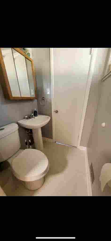 Room (or 2) with private half bath