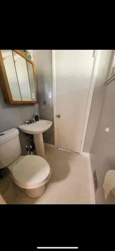 Room (or 2) with private half bath