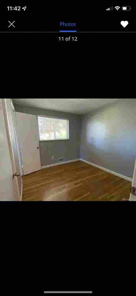Room (or 2) with private half bath