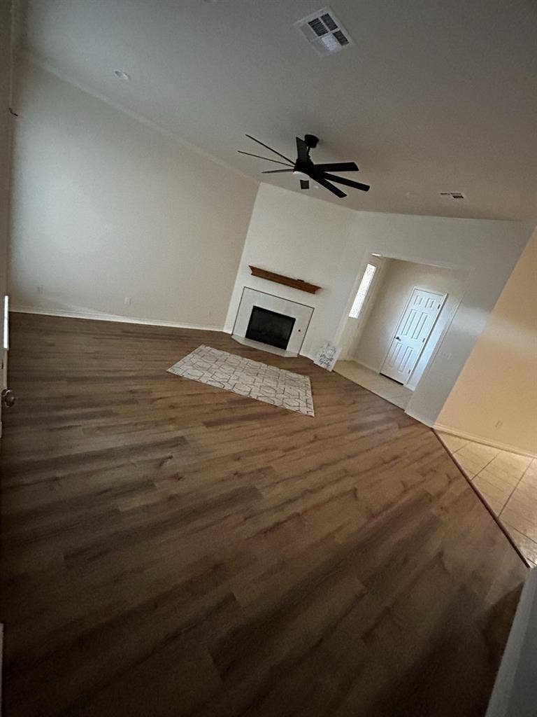 Duplex with 2 open rooms available