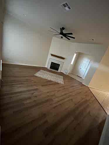 Duplex with 2 open rooms available