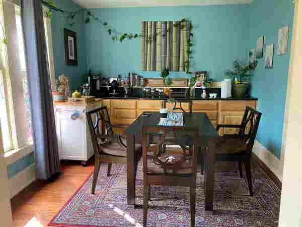 Seeking Female Roommate 